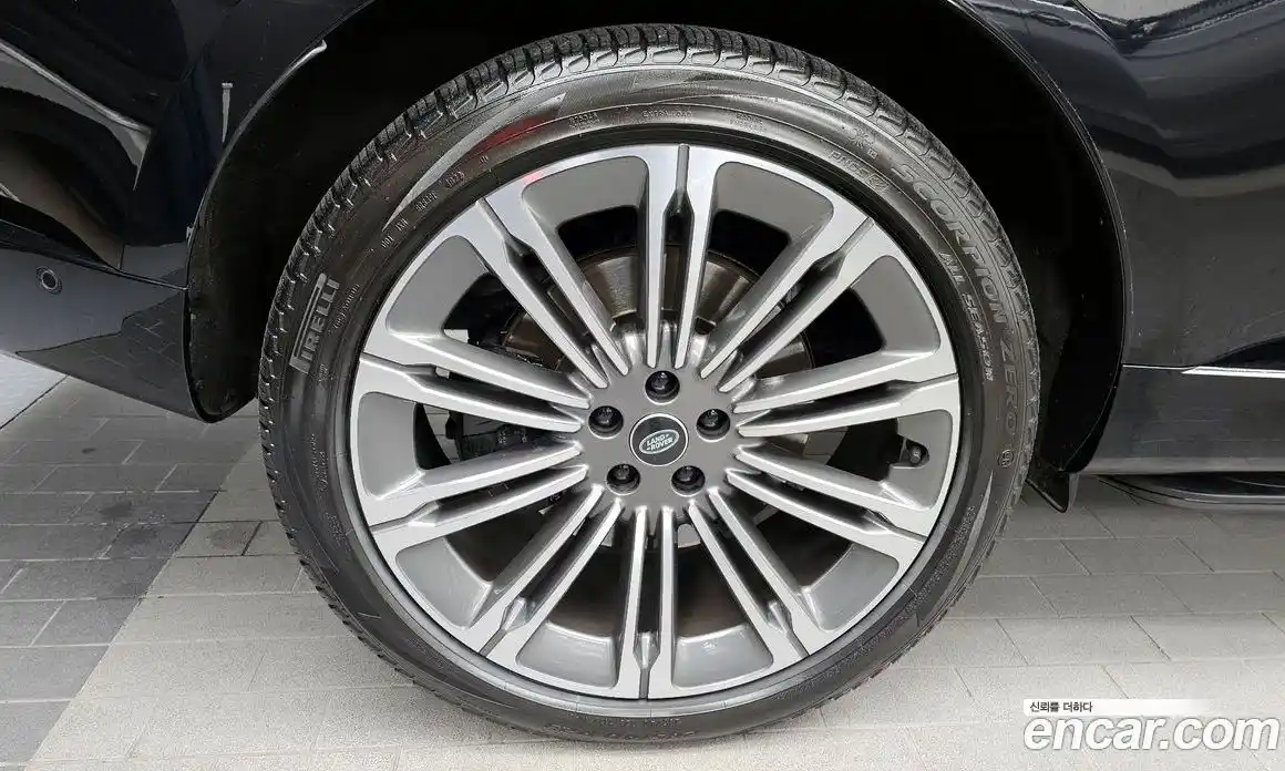 Land Rover Range-Rover 2023 4.4 Автомат в Москве № 231284, фото 5