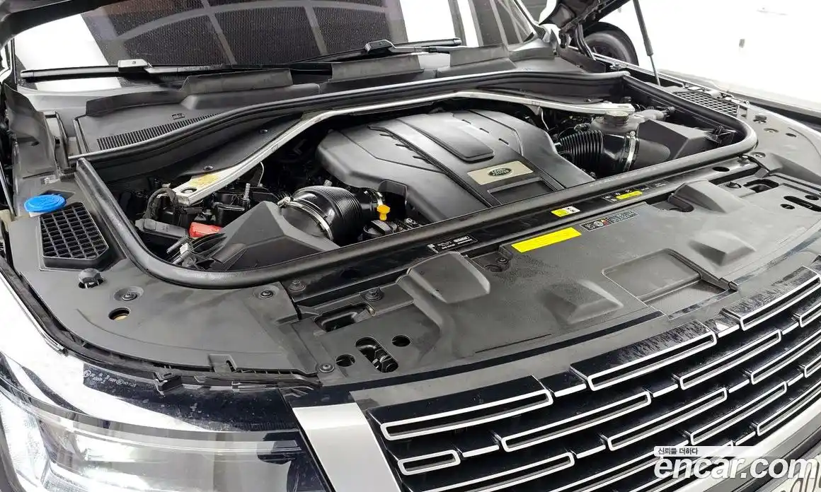 Land Rover Range-Rover 2023 4.4 Автомат в Москве № 231284, фото 8