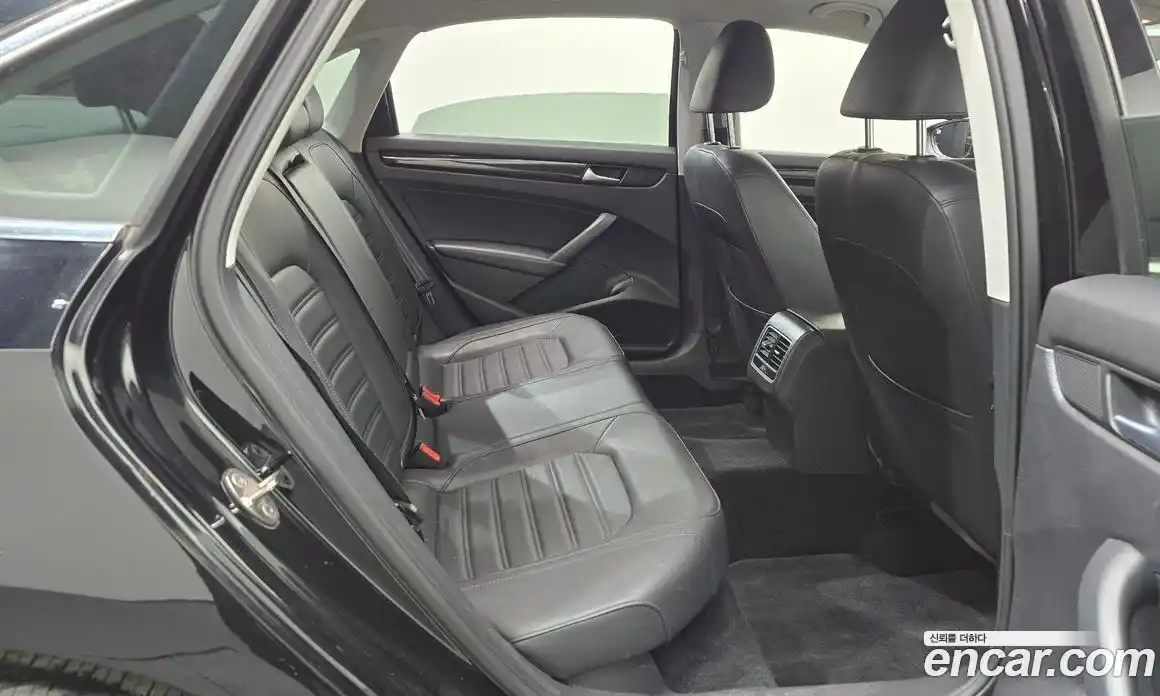 Volkswagen Passat 2015 1.8 Автомат в Москве № 232243, фото 20