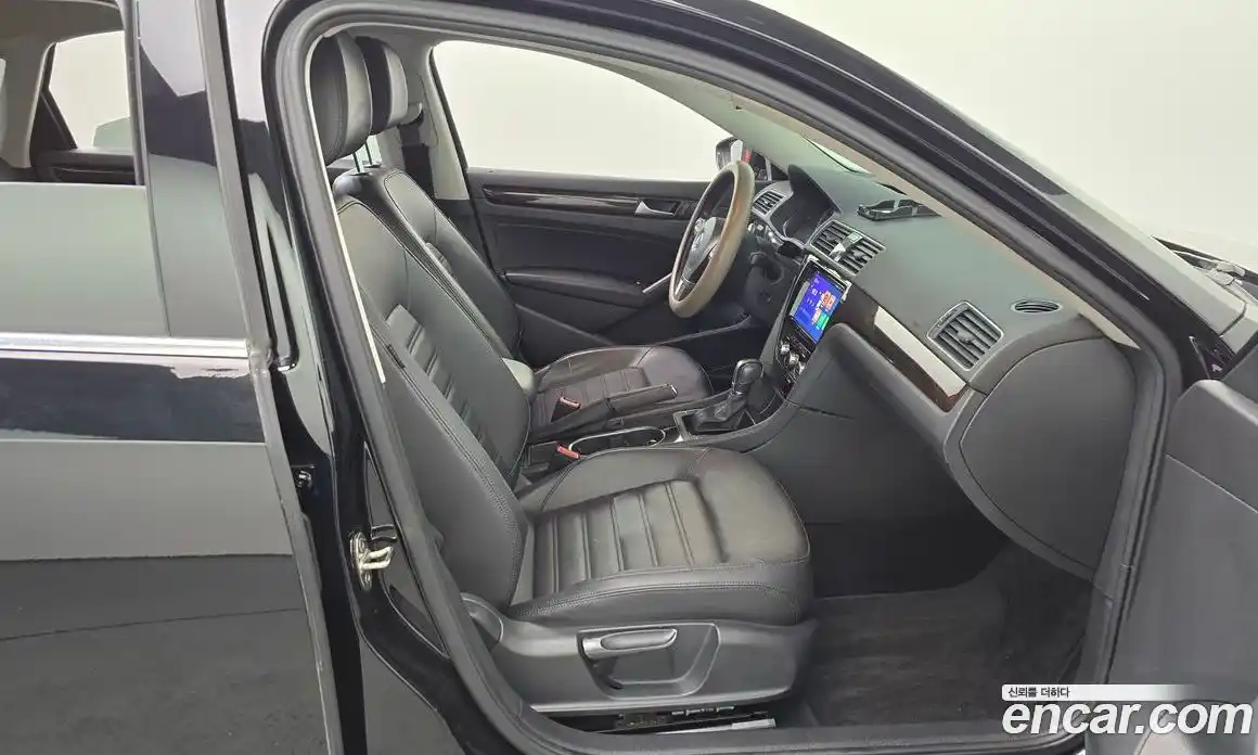 Volkswagen Passat 2015 1.8 Автомат в Москве № 232243, фото 7