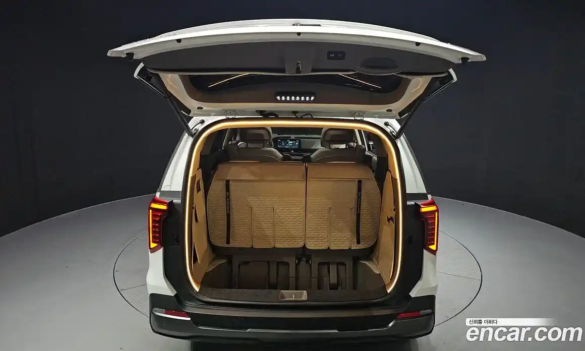 Kia Canival 2025 1.6 Автомат в Москве № 249454, фото 1