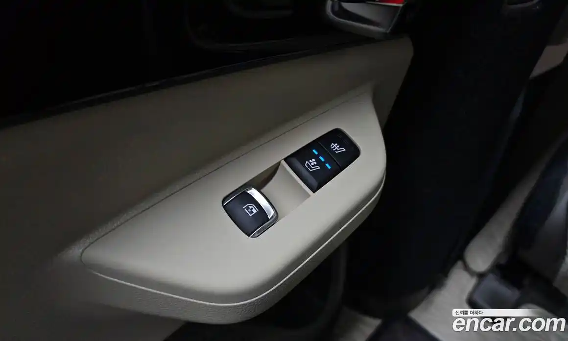 Kia Canival 2025 1.6 Автомат в Москве № 249454, фото 3