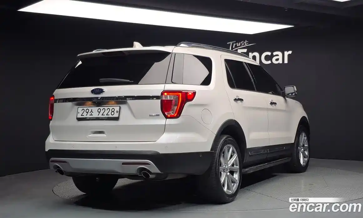 Ford Explorer 2017 2.3 Автомат в Москве № 256981, фото 1