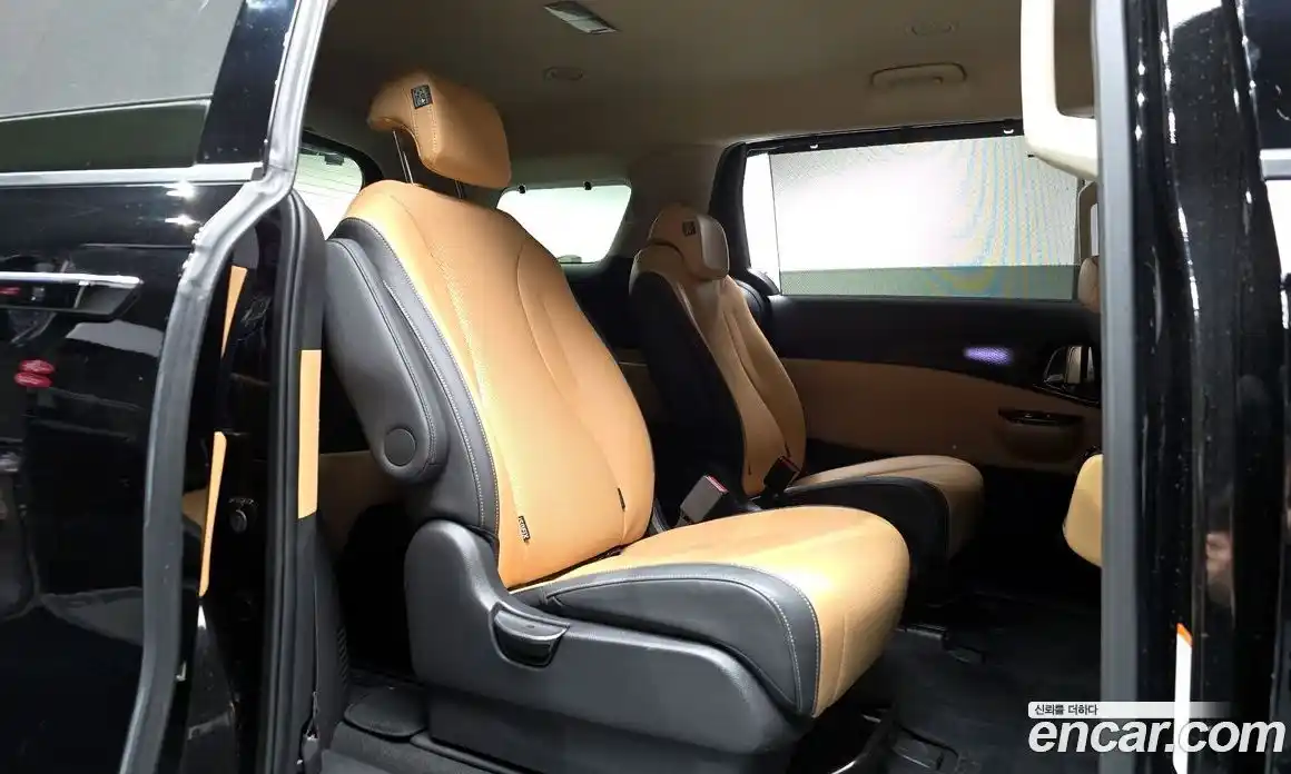 Kia Canival 2023 3.5 Автомат в Москве № 268725, фото 18