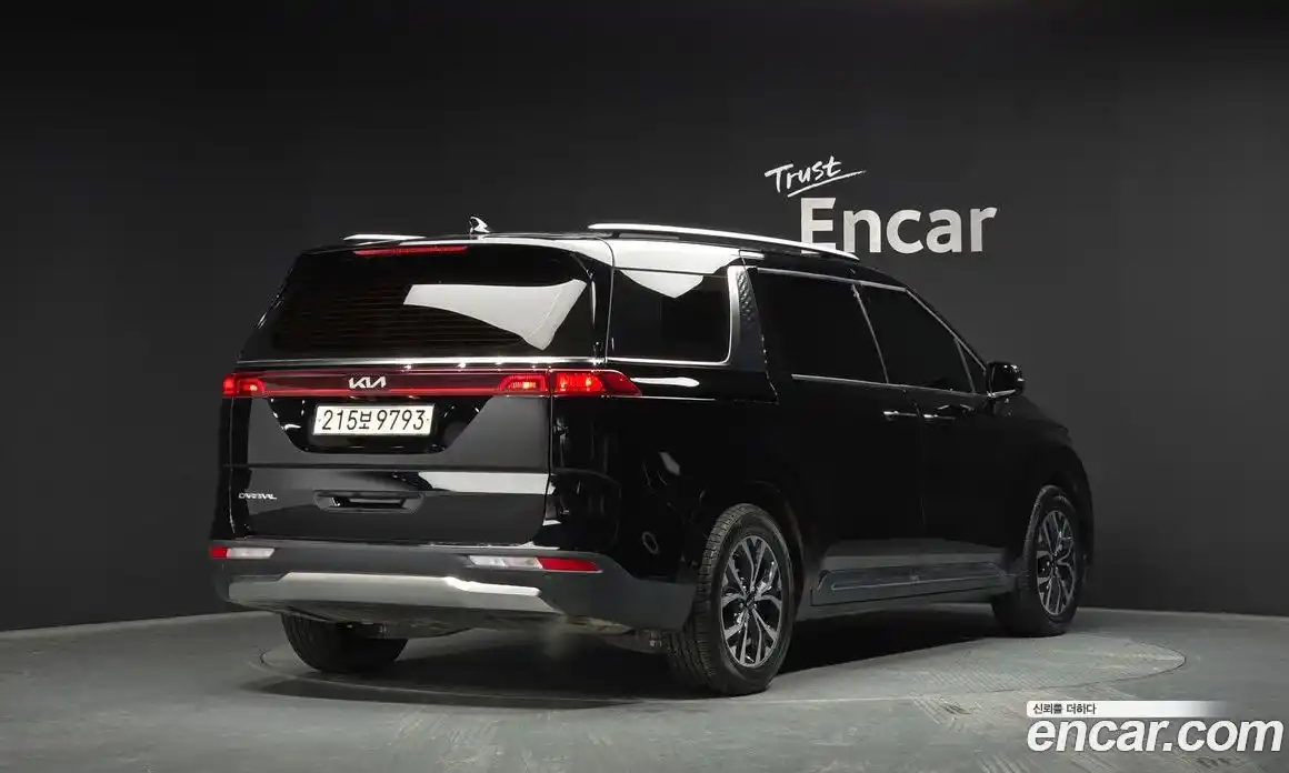 Kia Canival 2023 3.5 Автомат в Москве № 268725, фото 20