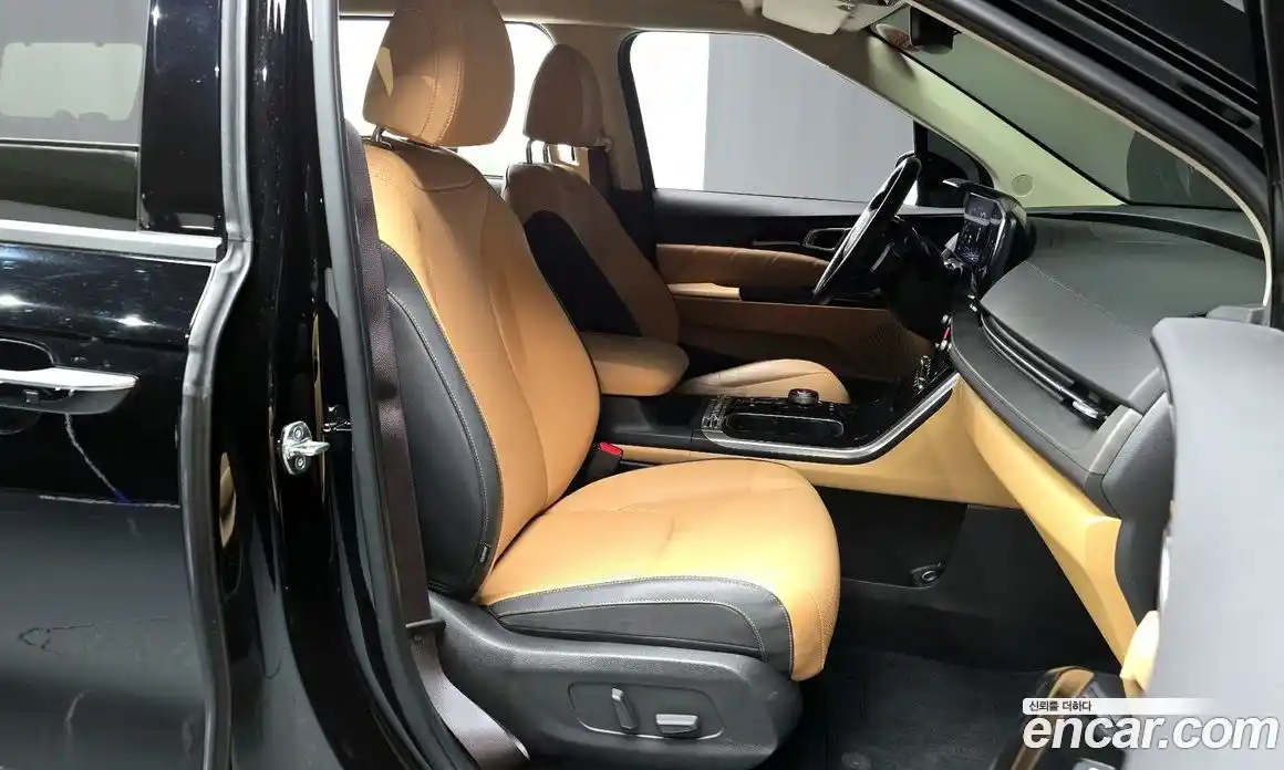 Kia Canival 2023 3.5 Автомат в Москве № 268725, фото 8