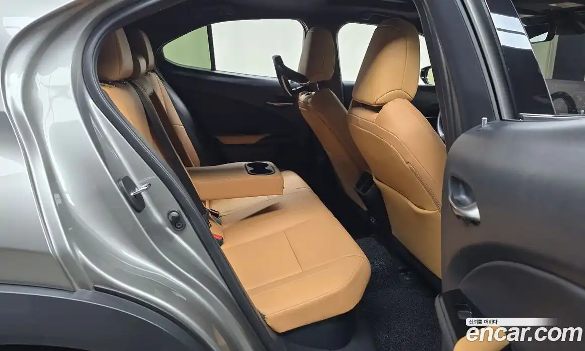 Lexus UX 2023 2.0 Автомат в Москве № 275434, фото 20