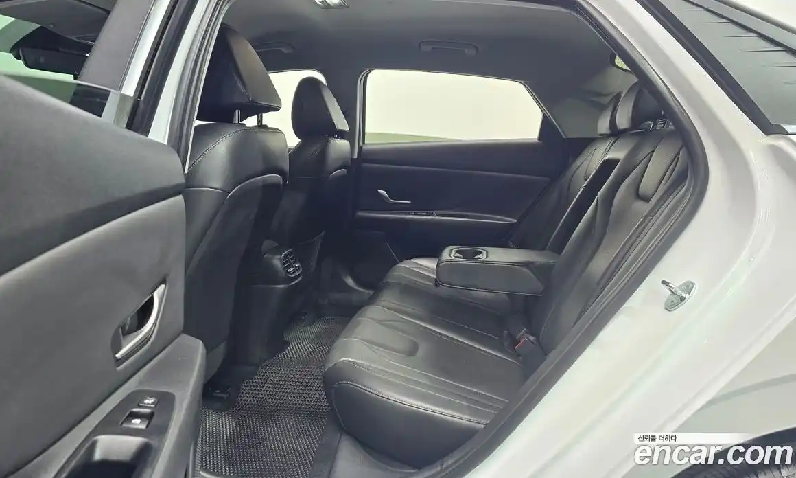 Hyundai Avante 2023 1.6 Автомат в Москве № 279354, фото 20