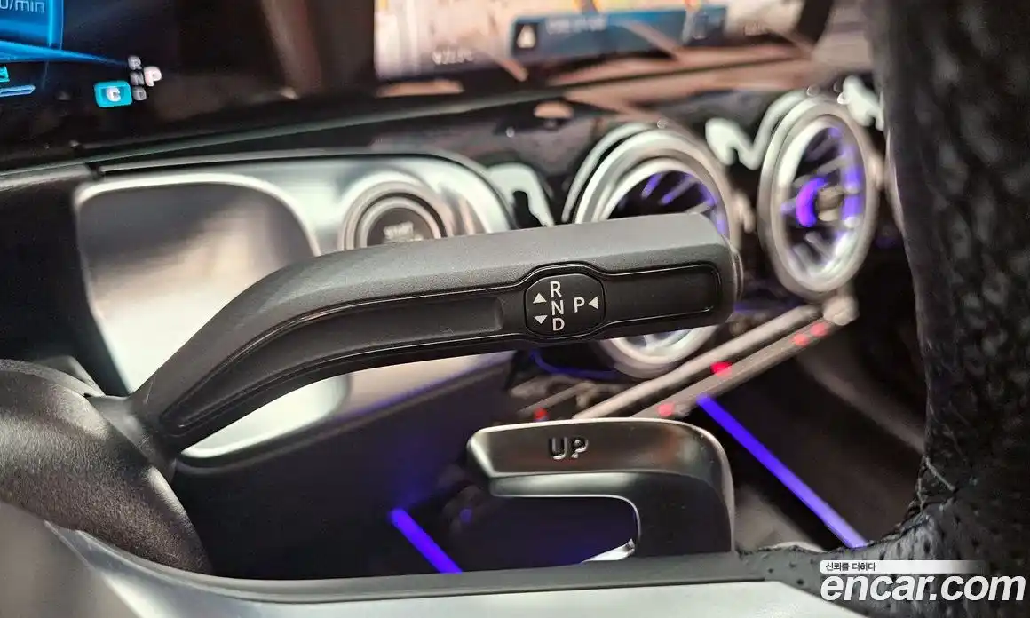 Mercedes-Benz GLB-Class 2025 2.0 Автомат в Москве № 286302, фото 9