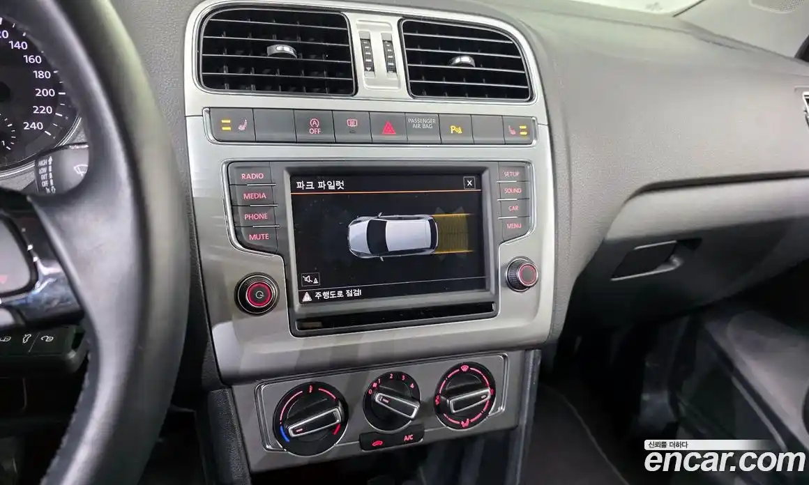 Volkswagen Polo 2016 1.4 Автомат в Москве № 301198, фото 9