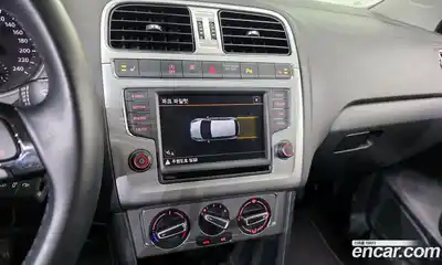 Volkswagen Polo 2016 1.4 Автомат в Москве № 301198, миниатюра 9