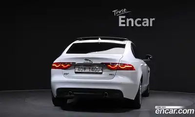 Jaguar XF 2018 2.0 Автомат в Москве № 304943, миниатюра 11