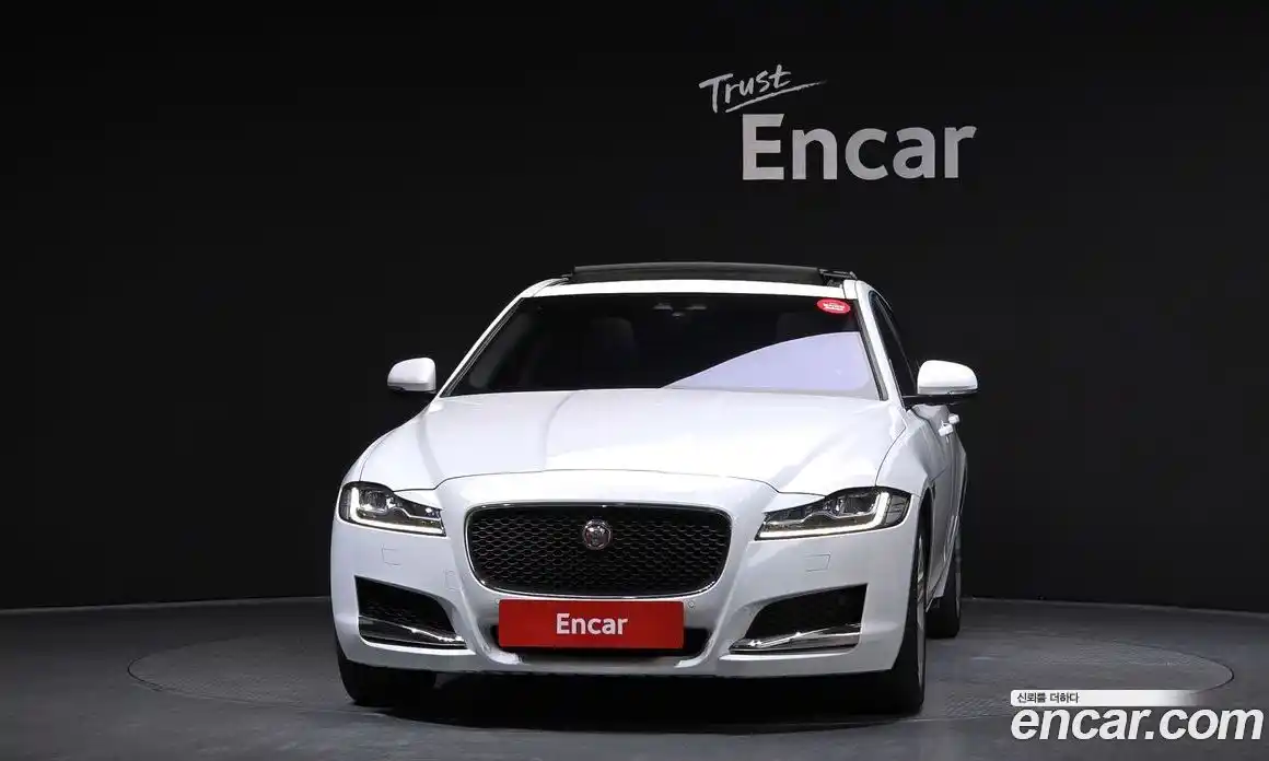 Jaguar XF 2018 2.0 Автомат в Москве № 304943, фото 13