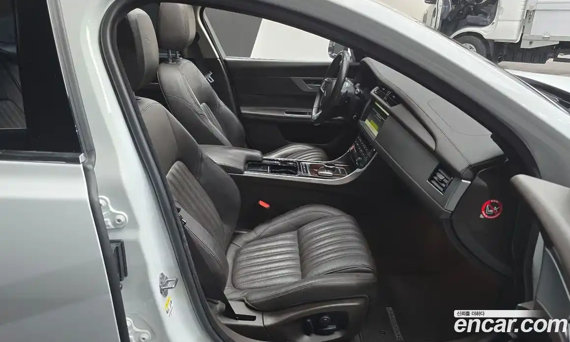 Jaguar XF 2018 2.0 Автомат в Москве № 304943, фото 5