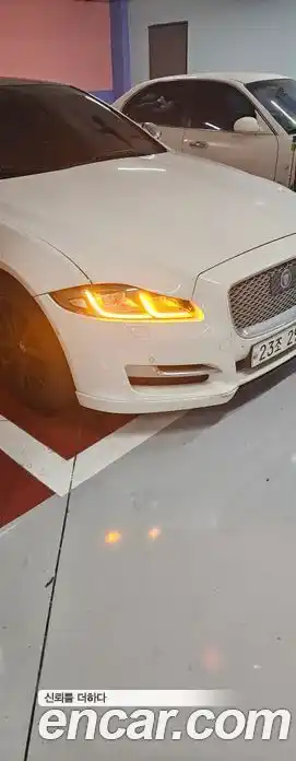 Jaguar XJ 2013 2.0 Автомат в Москве № 320219, фото 3