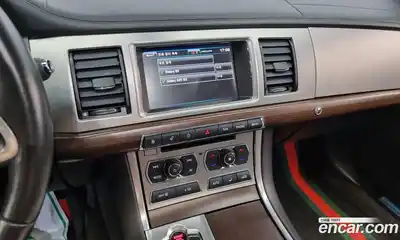 Jaguar XF 2015 2.0 Автомат в Москве № 335803, миниатюра 11