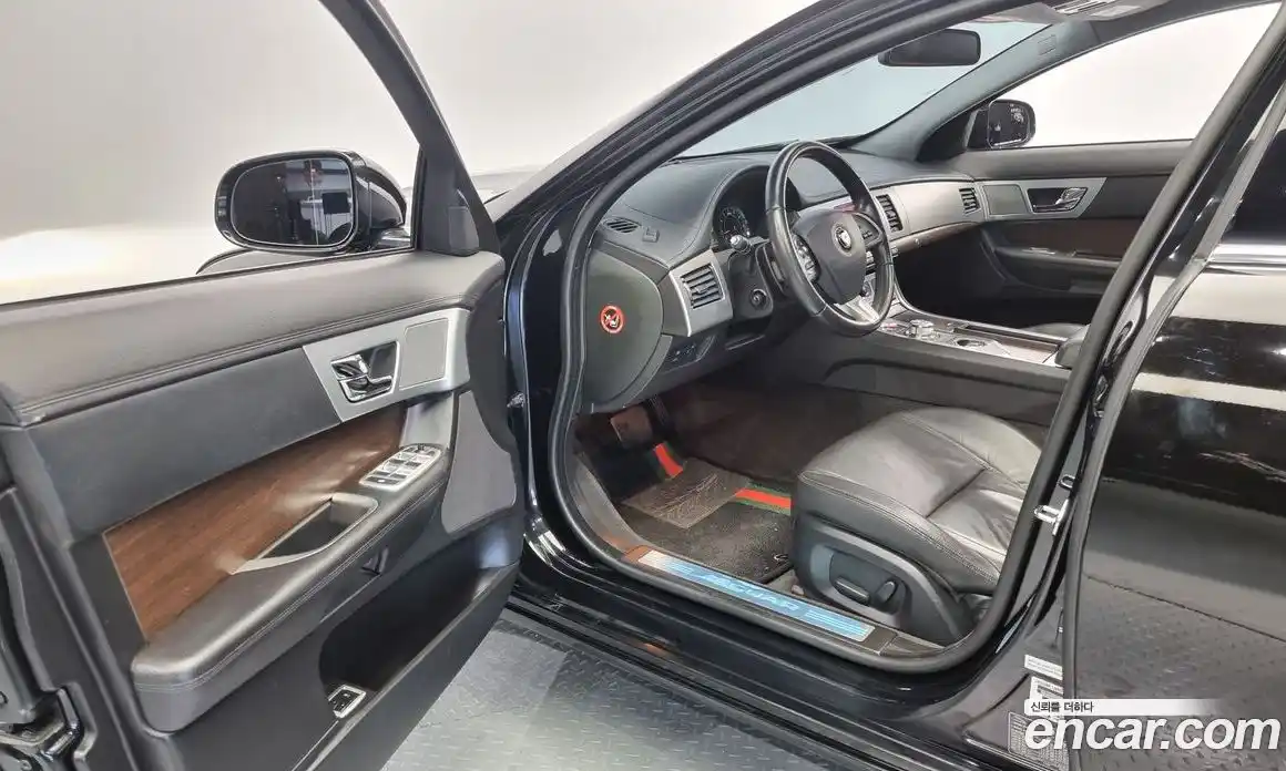 Jaguar XF 2015 2.0 Автомат в Москве № 335803, фото 19