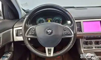 Jaguar XF 2015 2.0 Автомат в Москве № 335803, миниатюра 4