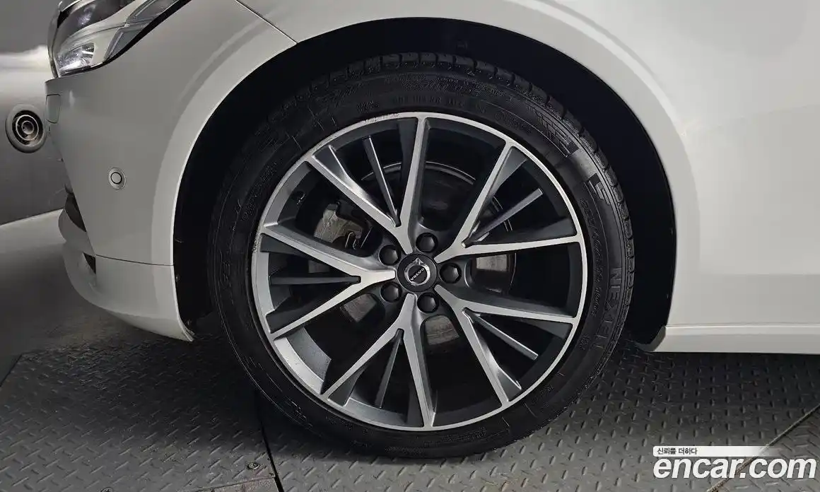 Volvo S90 2017 2.0 Автомат в Москве № 344221, фото 5