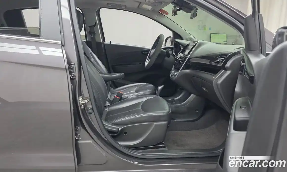 Chevrolet Spark 2016 1.0 Автомат в Москве № 37983, фото 7