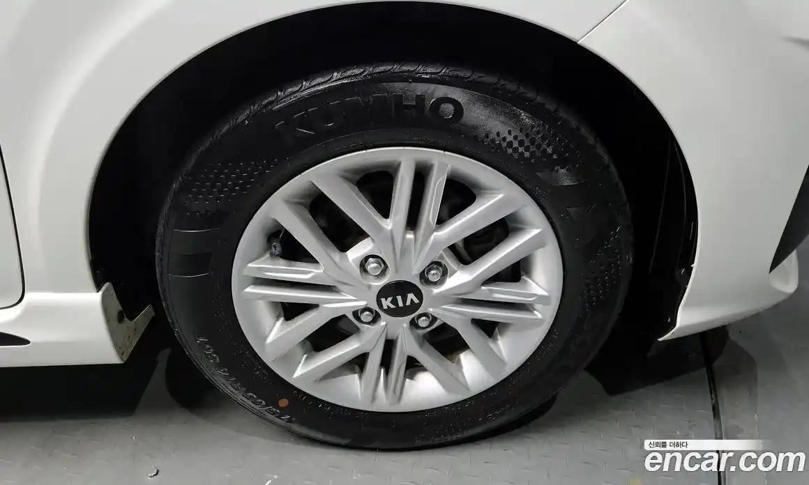 Kia Morning 2021 1.0 Автомат в Москве № 52441, фото 20