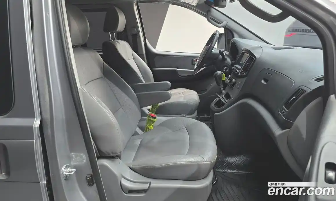 Hyundai Starex 2017 2.5 Автомат в Москве № 6341, фото 20