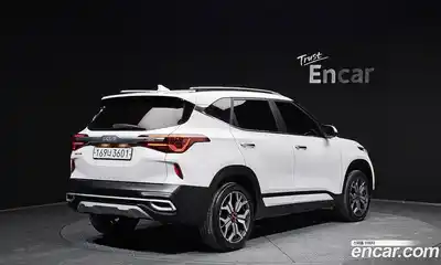 Kia Seltos 2023 1.6 Автомат в Москве № 117275, миниатюра 2