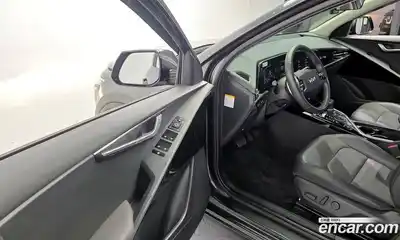 Kia Niro 2022 1.6 Автомат в Москве № 119261, миниатюра 5