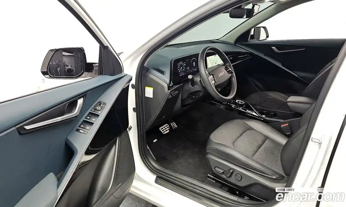 Kia Niro 2022 1.6 Автомат в Москве № 123992, фото 16