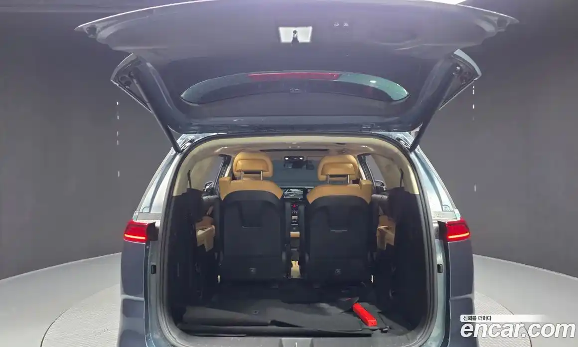 Kia Canival 2023 3.5 Автомат в Москве № 12712, фото 10