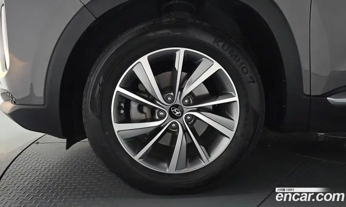 Hyundai Santa Fe 2020 2.0 Автомат в Москве № 127179, фото 15