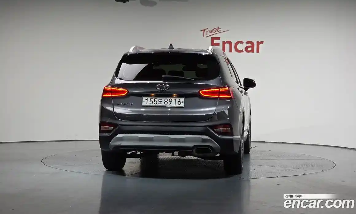 Hyundai Santa Fe 2020 2.0 Автомат в Москве № 127179, фото 17