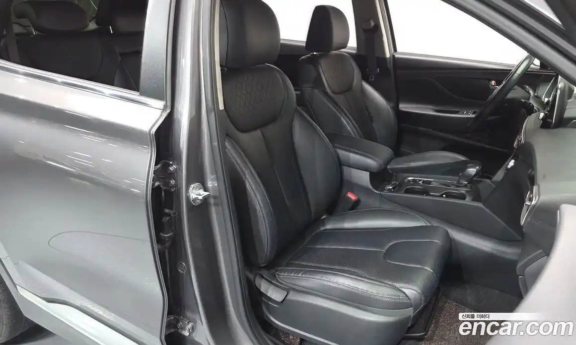 Hyundai Santa Fe 2020 2.0 Автомат в Москве № 127179, фото 5