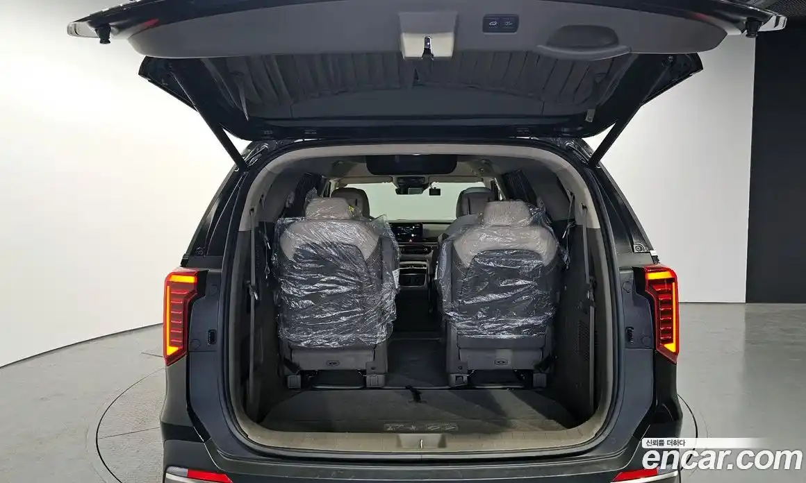 Kia Canival 2024 3.5 Автомат в Москве № 133211, фото 5