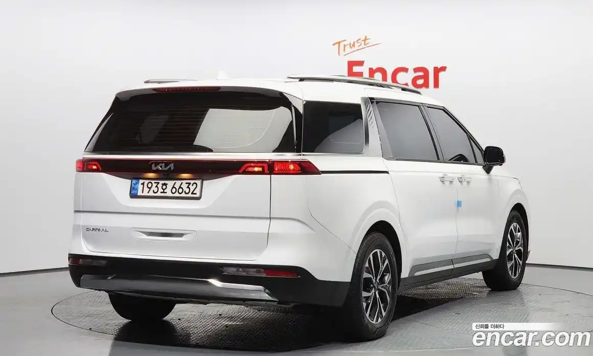 Kia Canival 2023 3.5 Автомат в Москве № 134072, фото 16