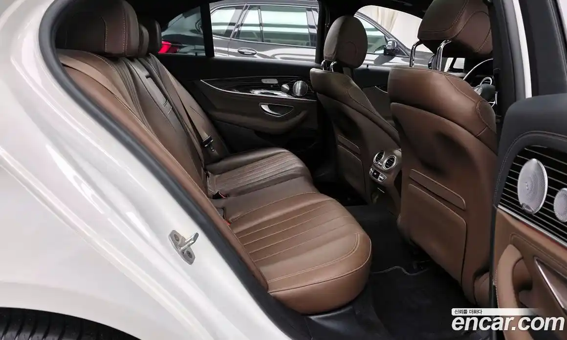 Mercedes-Benz E-Class 2021 3.0 Автомат в Москве № 135372, фото 14