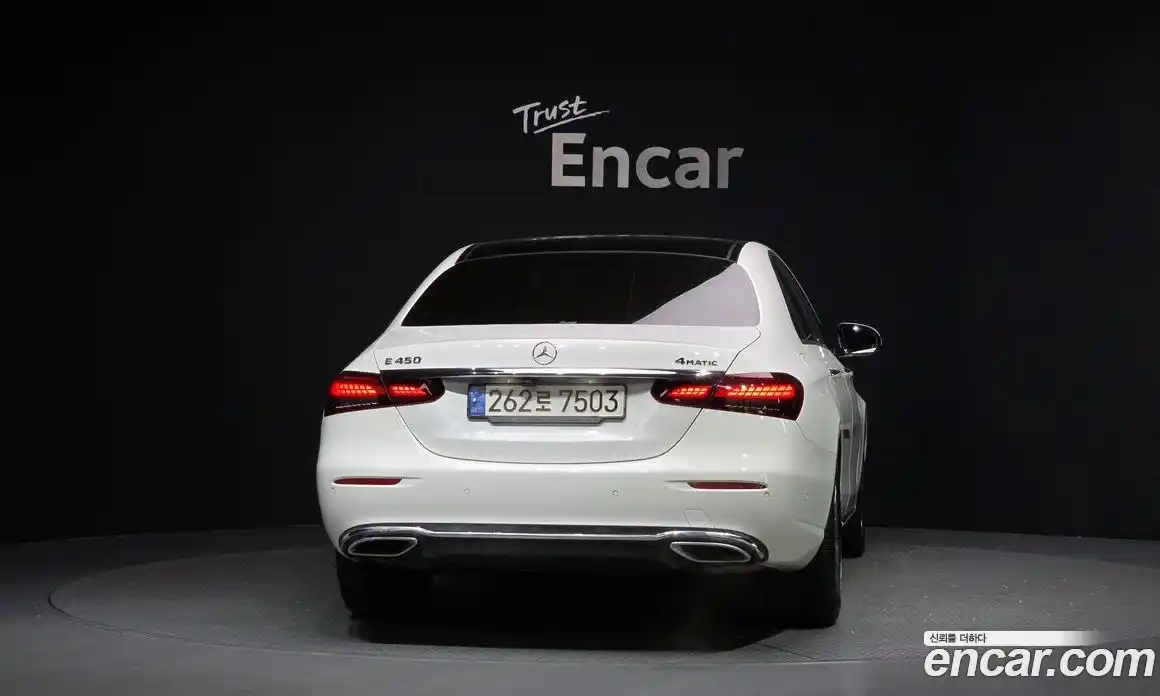 Mercedes-Benz E-Class 2021 3.0 Автомат в Москве № 135372, фото 4