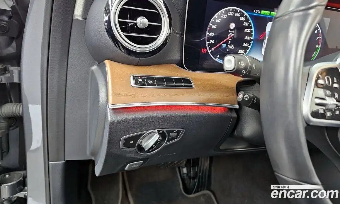 Mercedes-Benz E-Class 2019 2.0 Автомат в Москве № 139197, фото 17