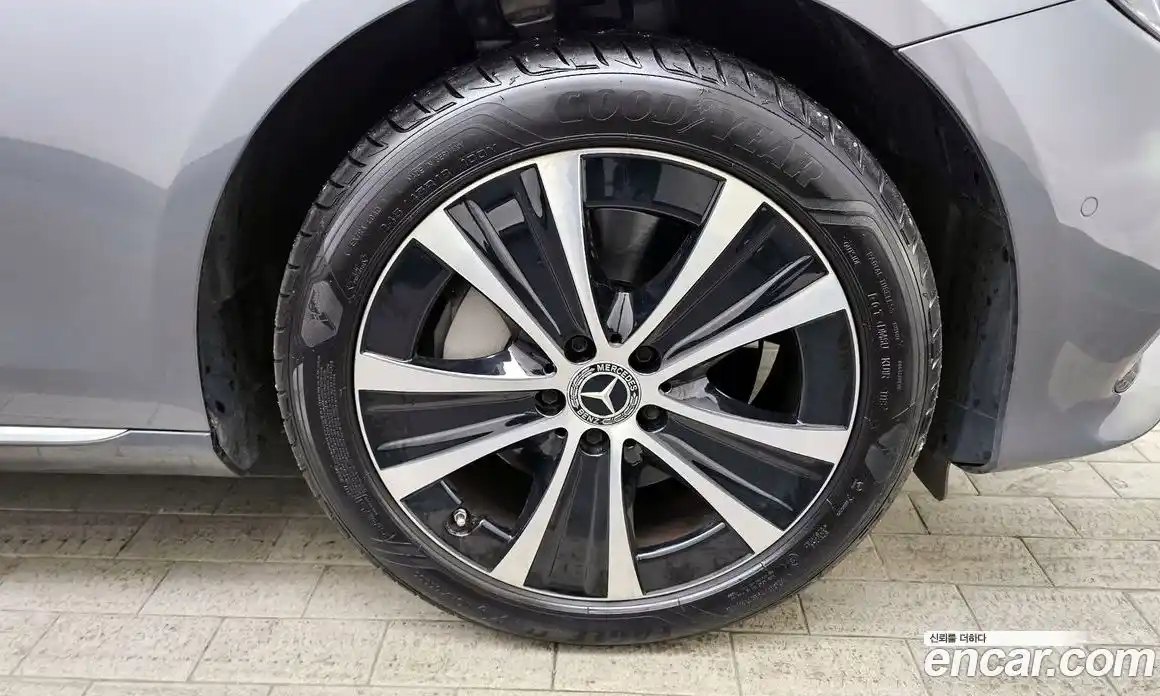 Mercedes-Benz E-Class 2019 2.0 Автомат в Москве № 139197, фото 4