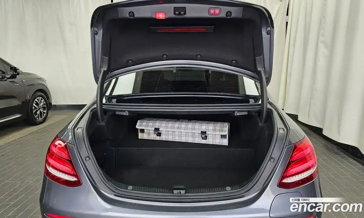 Mercedes-Benz E-Class 2019 2.0 Автомат в Москве № 139197, фото 10