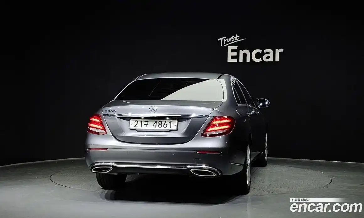 Mercedes-Benz E-Class 2018 2.0 Автомат в Москве № 143714, фото 13