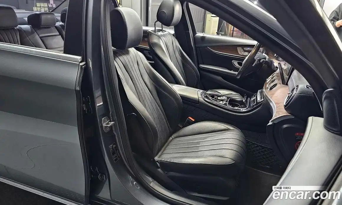 Mercedes-Benz E-Class 2018 2.0 Автомат в Москве № 143714, фото 6