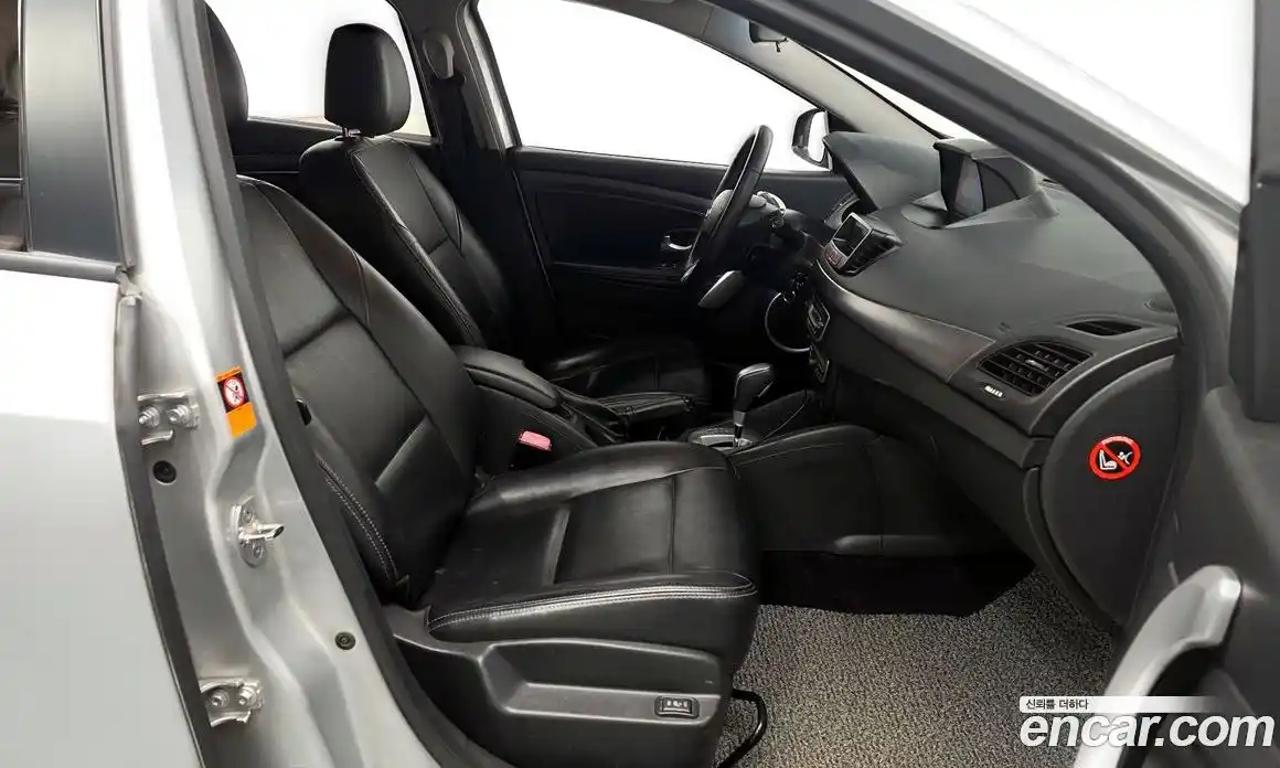 Renault SM3 2011 1.6 Автомат в Москве № 148047, фото 12