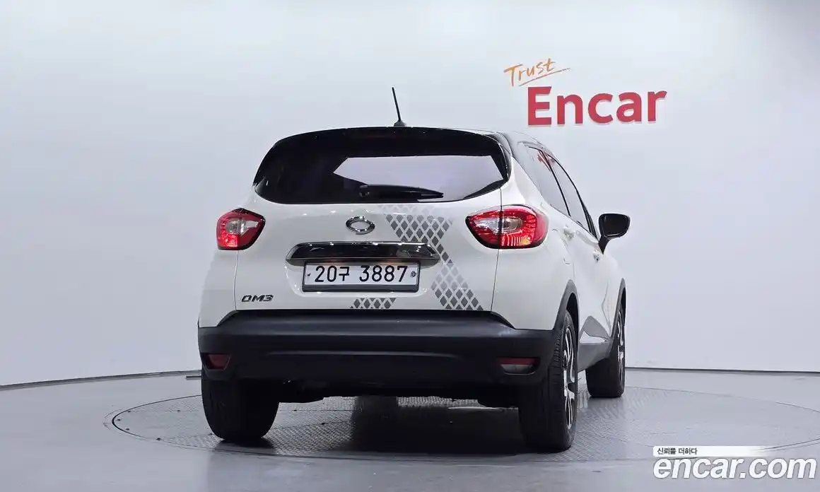 Renault QM3 2015 1.5 Автомат в Москве № 148191, фото 17