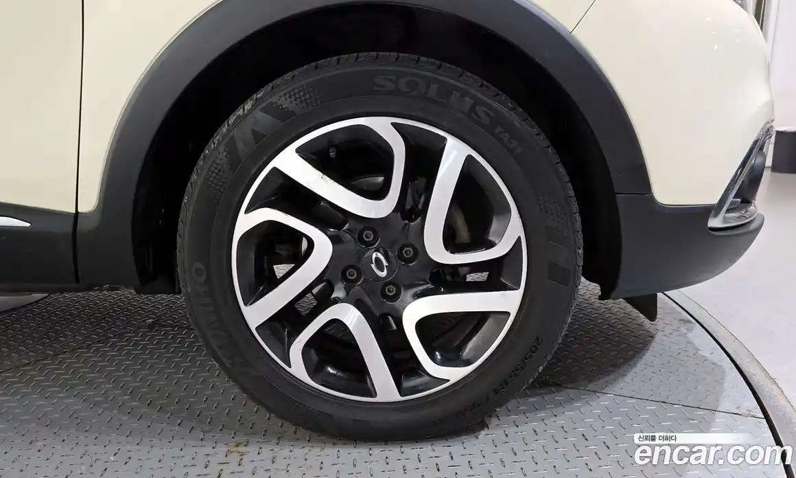 Renault QM3 2015 1.5 Автомат в Москве № 148191, фото 18