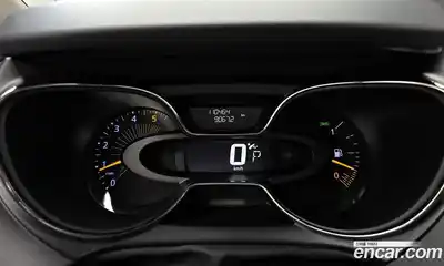 Renault QM3 2015 1.5 Автомат в Москве № 148191, миниатюра 8