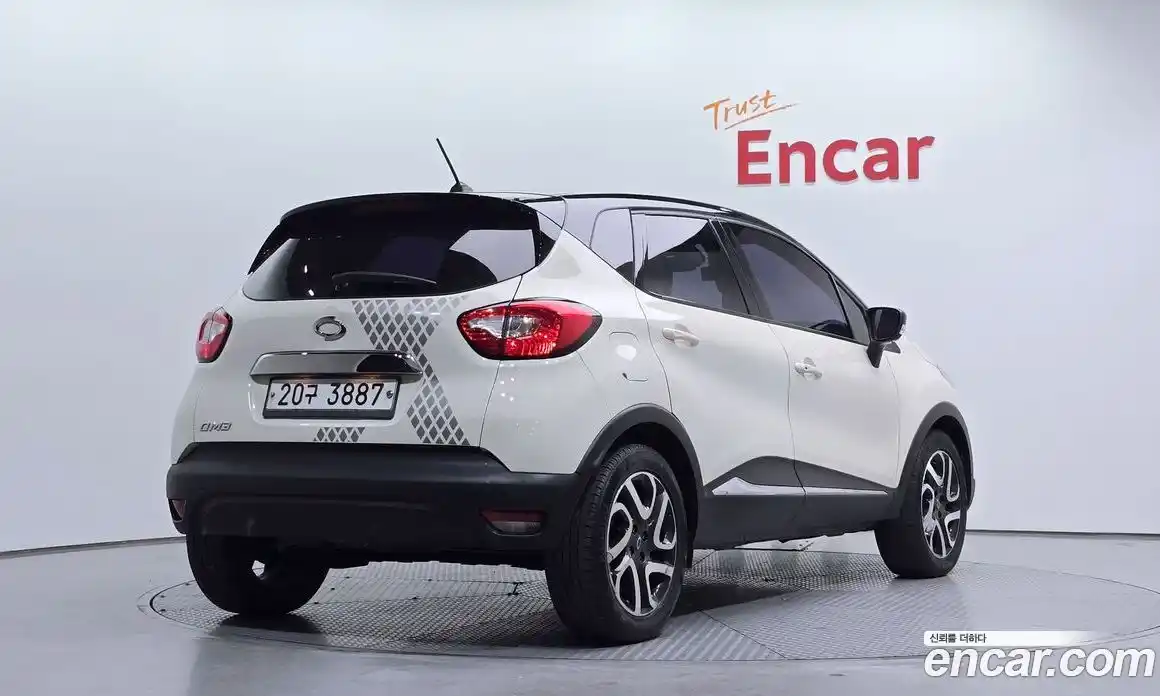 Renault QM3 2015 1.5 Автомат в Москве № 148191, фото 9