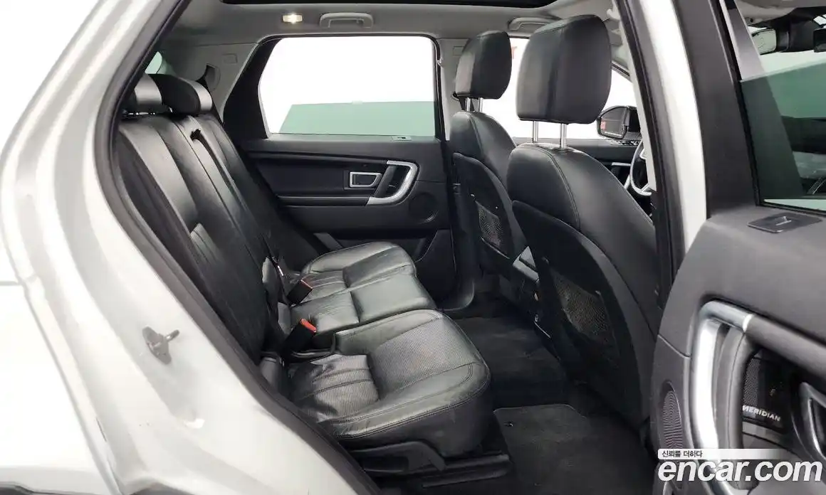 Land Rover Discovery Sport 2017 2.0 Автомат в Москве № 154809, фото 16