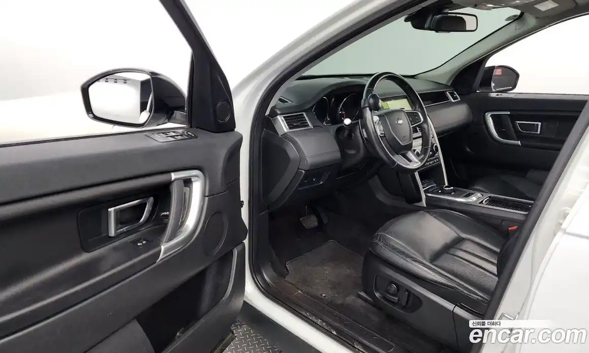 Land Rover Discovery Sport 2017 2.0 Автомат в Москве № 154809, фото 18