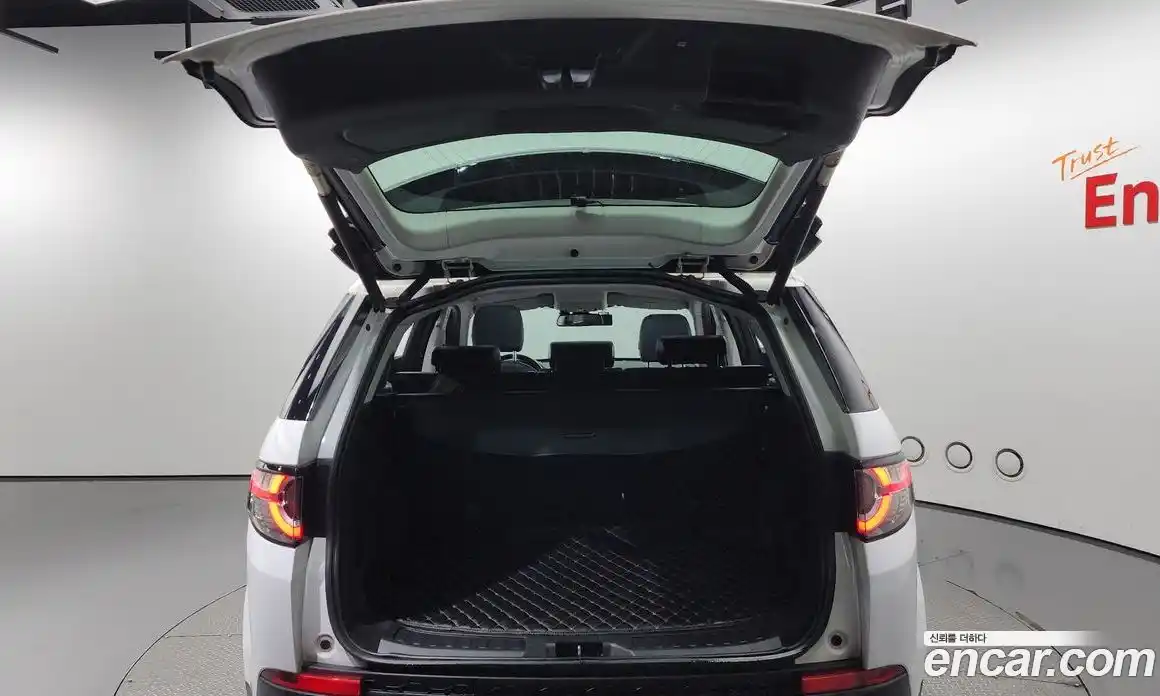 Land Rover Discovery Sport 2017 2.0 Автомат в Москве № 154809, фото 20